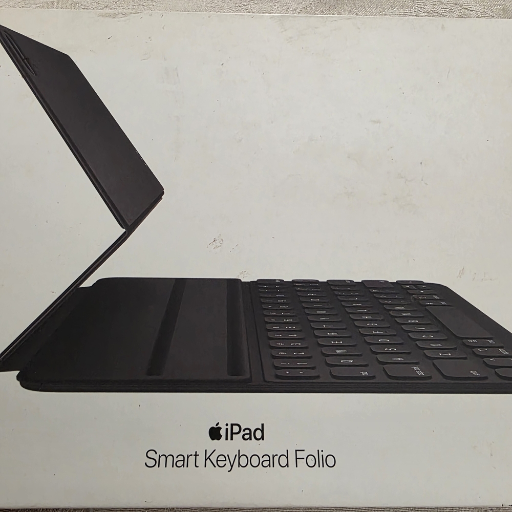 Apple iPad Smart Keyboard Folio - BLACK